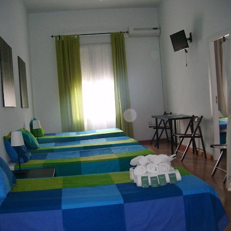 Puerta Del Sol Rooms Madrid Room photo
