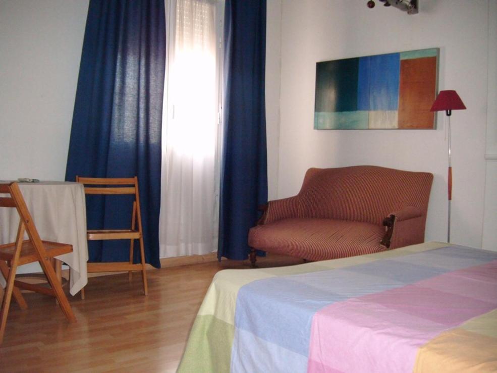 Puerta Del Sol Rooms Madrid Room photo
